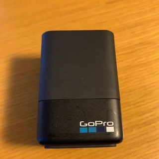 ゴープロ(GoPro)のGopro 純正バッテリーチャージャー Hero5/6/7に対応(ビデオカメラ)