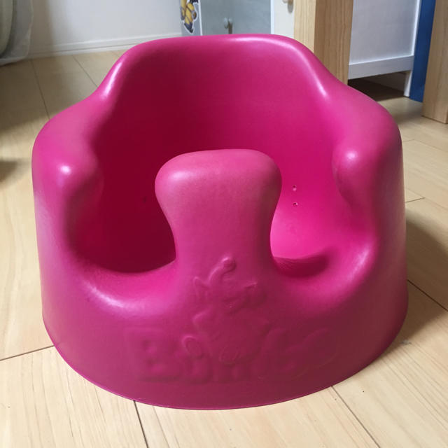 Bumbo(バンボ)のバンボ 美品 ピンク キッズ/ベビー/マタニティのキッズ/ベビー/マタニティ その他(その他)の商品写真