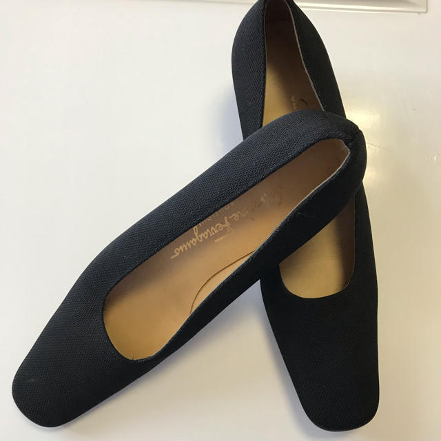 Ferragamo(フェラガモ)のFerragamo Black Shoes レディースの靴/シューズ(ハイヒール/パンプス)の商品写真