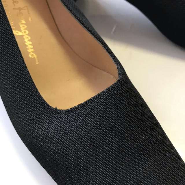 Ferragamo(フェラガモ)のFerragamo Black Shoes レディースの靴/シューズ(ハイヒール/パンプス)の商品写真