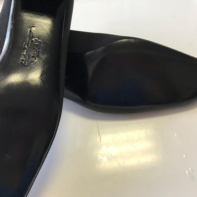 Ferragamo(フェラガモ)のFerragamo Black Shoes レディースの靴/シューズ(ハイヒール/パンプス)の商品写真