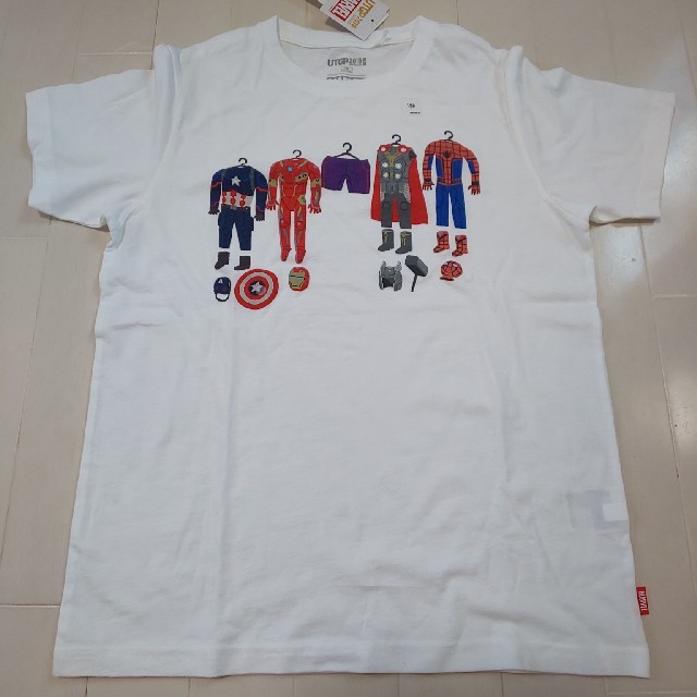 MARVEL(マーベル)のユニクロTシャツ　UT　MARVEL 150cm　白　 キッズ/ベビー/マタニティのキッズ服男の子用(90cm~)(Tシャツ/カットソー)の商品写真