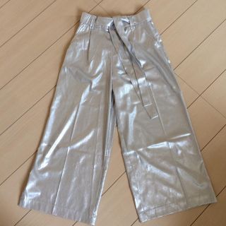 ザラ(ZARA)のzaraシルバーワイドパンツ(カジュアルパンツ)