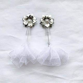 silver flower frill(ピアス)