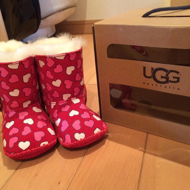 UGG(アグ)のUGG ベビーシューズ キッズ/ベビー/マタニティのベビー靴/シューズ(~14cm)(ブーツ)の商品写真