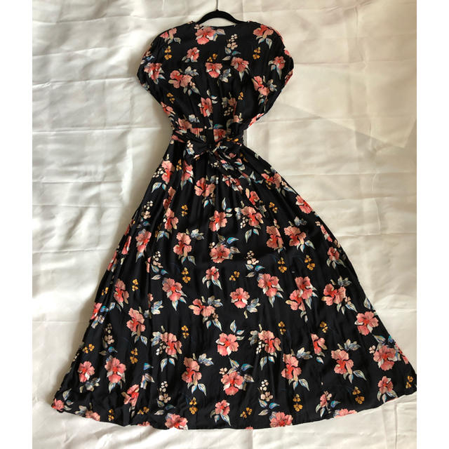 ZARA(ザラ)のZARA 花柄マキシ丈ワンピース S レディースのワンピース(ロングワンピース/マキシワンピース)の商品写真