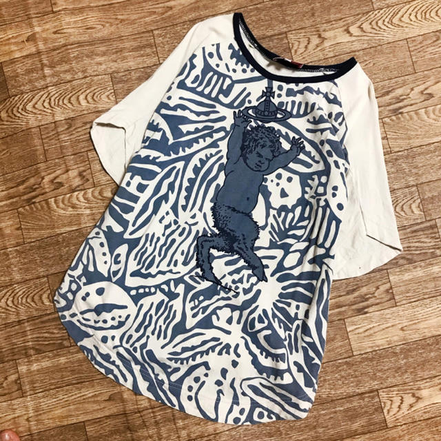 Vivienne Westwood(ヴィヴィアンウエストウッド)のVivienne Westwood サティアプリントカットソー 完売品 レディースのトップス(Tシャツ(半袖/袖なし))の商品写真