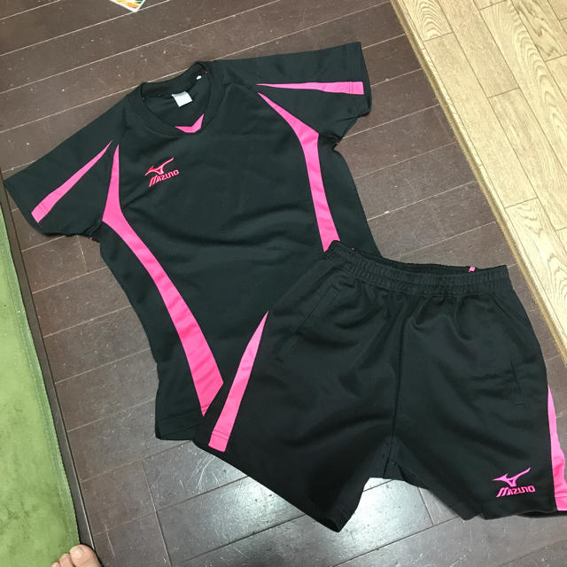 MIZUNO(ミズノ)のバレーボール 練習着 ミズノ M上下セット 半袖 スポーツ/アウトドアのスポーツ/アウトドア その他(バレーボール)の商品写真