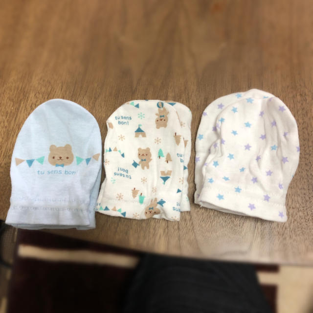 西松屋(ニシマツヤ)の赤ちゃん 3組セット 新生児 ミトン 手袋 西松屋 キッズ/ベビー/マタニティのこども用ファッション小物(手袋)の商品写真