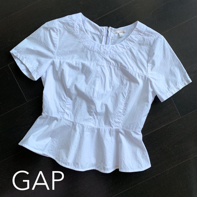 GAP(ギャップ)のギャップ 【1回使用】半袖ペプラムトップス 2 (9号くらい) レディースのトップス(シャツ/ブラウス(半袖/袖なし))の商品写真