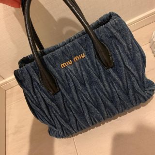 ミュウミュウ(miumiu)のmiumiu 【正規】デニム ハンドバッグ ミュウミュウ(ハンドバッグ)