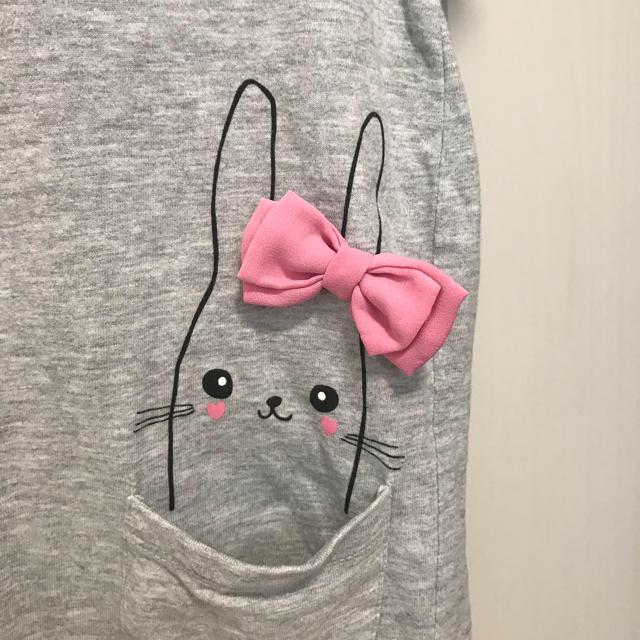 H&M(エイチアンドエム)のうさ耳フード付き Tシャツ  キッズ/ベビー/マタニティのキッズ服女の子用(90cm~)(Tシャツ/カットソー)の商品写真