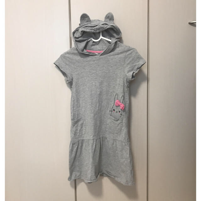H&M(エイチアンドエム)のうさ耳フード付き Tシャツ  キッズ/ベビー/マタニティのキッズ服女の子用(90cm~)(Tシャツ/カットソー)の商品写真