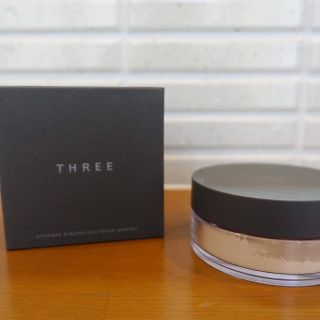 スリー(THREE)のthree  アルティメイトダイアフェネス ルースパウダー(フェイスパウダー)