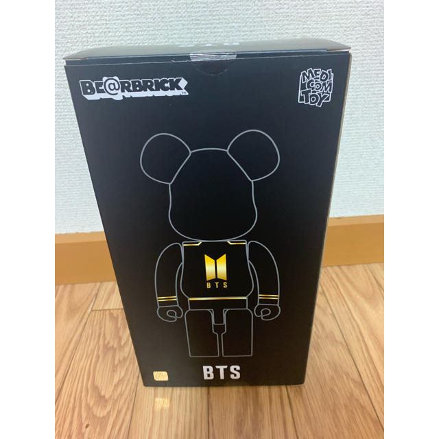 防弾少年団(BTS)(ボウダンショウネンダン)のBTS×BE＠RBRICK BTS 400% ベアブリック エンタメ/ホビーのフィギュア(その他)の商品写真