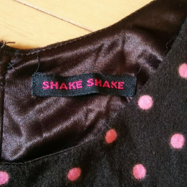 SHAKE SHAKE(シェイクシェイク)のGW処分SHAKE SHAKEドット柄 ワンピース レディースのワンピース(ミニワンピース)の商品写真