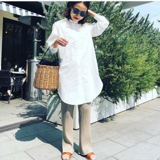 プラージュ(Plage)の小林文さんインスタ完売品 ロングシャツホワイト ほぼ新品 グーコミューン(シャツ/ブラウス(長袖/七分))