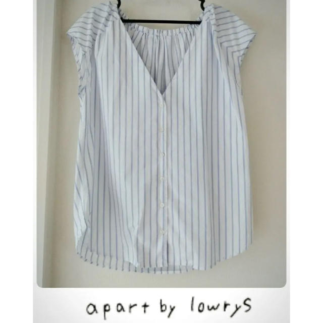 apart by lowrys(アパートバイローリーズ)の【モフ子様専用】apart by lowrys ストライプ柄スキッパーシャツ レディースのトップス(シャツ/ブラウス(半袖/袖なし))の商品写真