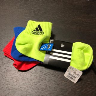 アディダス(adidas)のアディダス  カラフル  ソックス  ３P  24-26cm(ソックス)