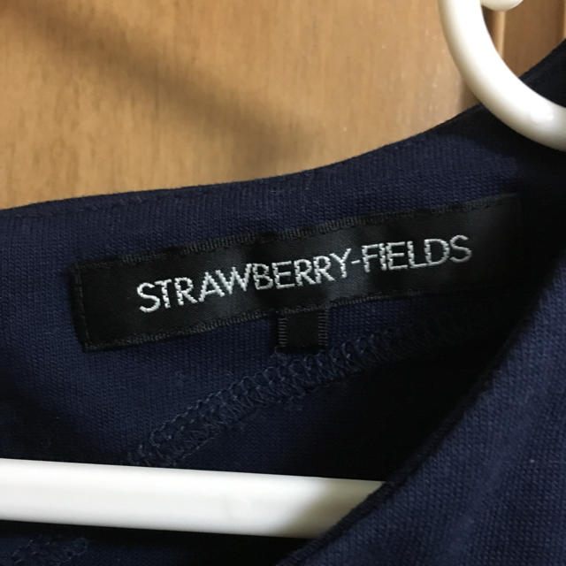 STRAWBERRY-FIELDS(ストロベリーフィールズ)のストロベリーフィールズのネイビーのトップス レディースのトップス(カットソー(半袖/袖なし))の商品写真