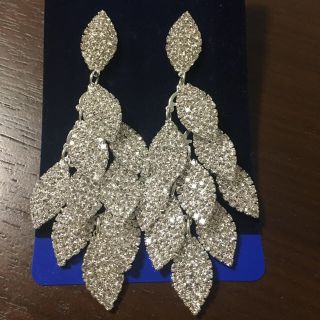 ヴェラウォン(Vera Wang)の✴︎リーフ✴︎ ボンネ ピアス ブライダル(ピアス(両耳用))