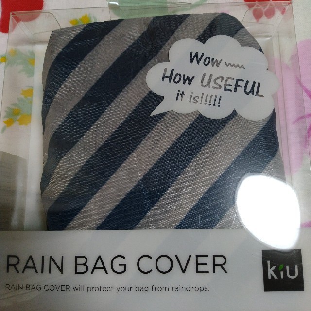 KiU(キウ)の新品未使用 Kiu RAIN BAG COVER レディースのバッグ(その他)の商品写真