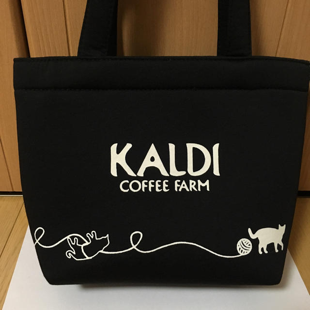 KALDI(カルディ)のKALDI 猫の日バッグ 2019 カレンダー カルディ インテリア/住まい/日用品の文房具(カレンダー/スケジュール)の商品写真