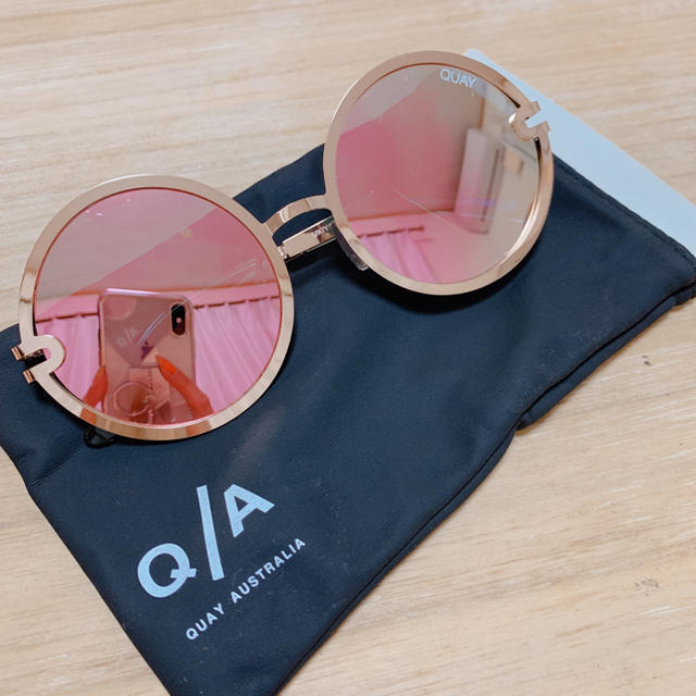 Quay Eyeware Australia(クエイアイウェアオーストラリア)のQuay サングラス レディースのファッション小物(サングラス/メガネ)の商品写真
