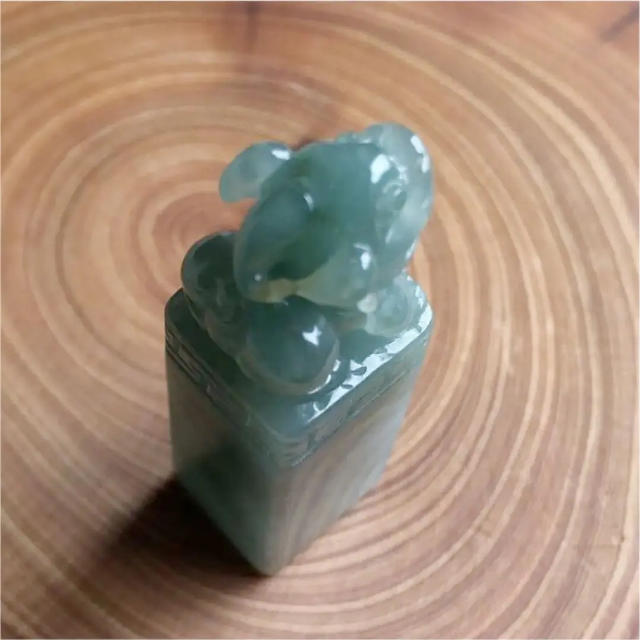 本翡翠印鑑材 | akhlaqfurniture.pk