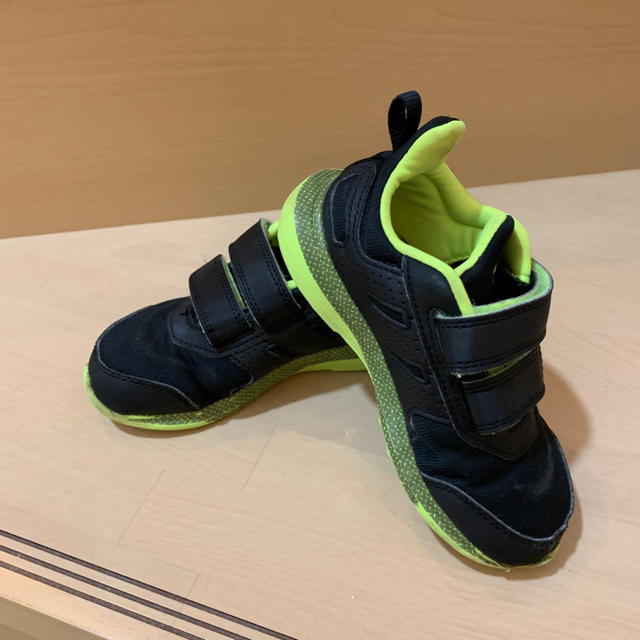 adidas(アディダス)のadidasスニーカー キッズ/ベビー/マタニティのベビー靴/シューズ(~14cm)(スニーカー)の商品写真