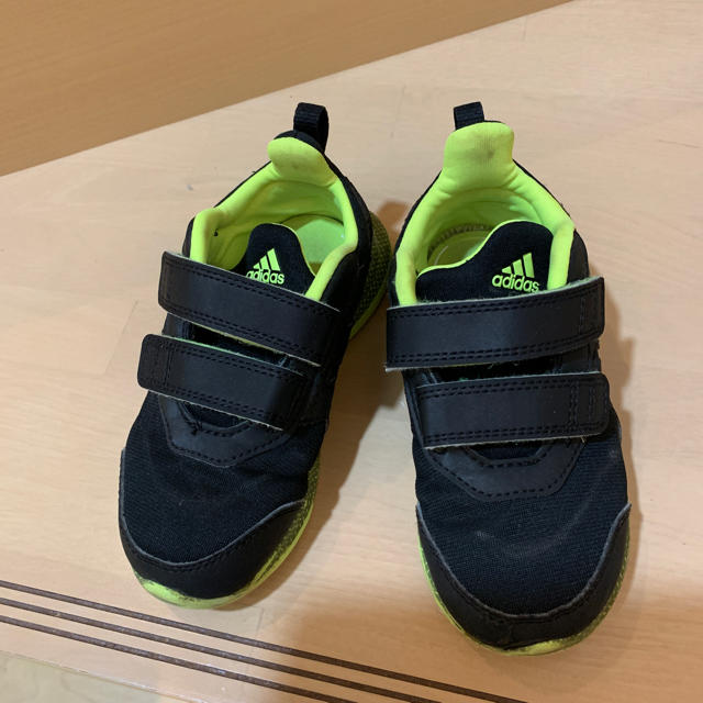 adidas(アディダス)のadidasスニーカー キッズ/ベビー/マタニティのベビー靴/シューズ(~14cm)(スニーカー)の商品写真