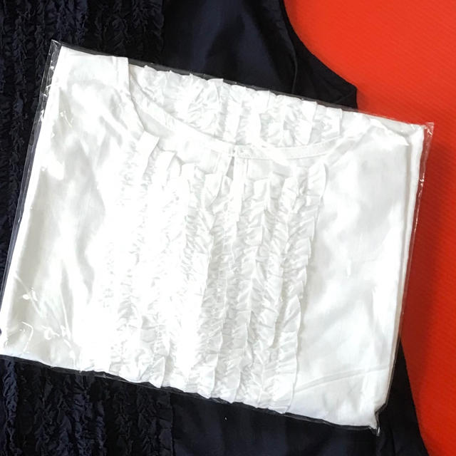 新品 ホワイト ノースリーブ フリル ブラウス レディースのトップス(シャツ/ブラウス(半袖/袖なし))の商品写真