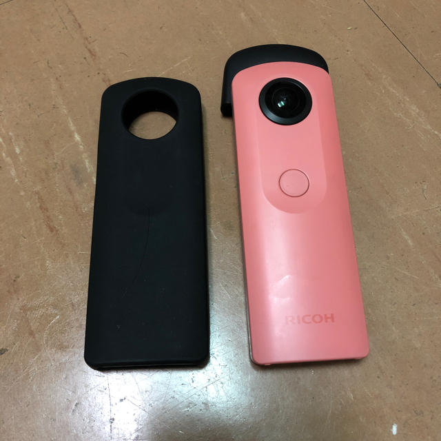 RICOH(リコー)の360度カメラ スマホ/家電/カメラのカメラ(コンパクトデジタルカメラ)の商品写真