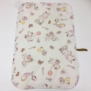 スヌーピー おむつ替えマットの通販 11点 Snoopyのキッズ ベビー マタニティを買うならラクマ