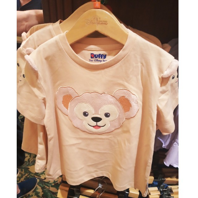 ダッフィー(ダッフィー)の【ゆぅ様専用】香港ディズニーダッフィー子供用Ｔシャツ（XSサイズ） キッズ/ベビー/マタニティのキッズ服男の子用(90cm~)(Tシャツ/カットソー)の商品写真