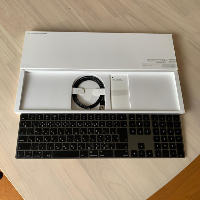 Mac (Apple)(マック)のMagic Keyboard (Space Gray) スマホ/家電/カメラのPC/タブレット(PC周辺機器)の商品写真