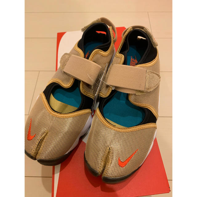 NIKE(ナイキ)のNIKE ナイキ AIR RIFT エアリフト25 ゴールド 新品 レディースの靴/シューズ(スニーカー)の商品写真