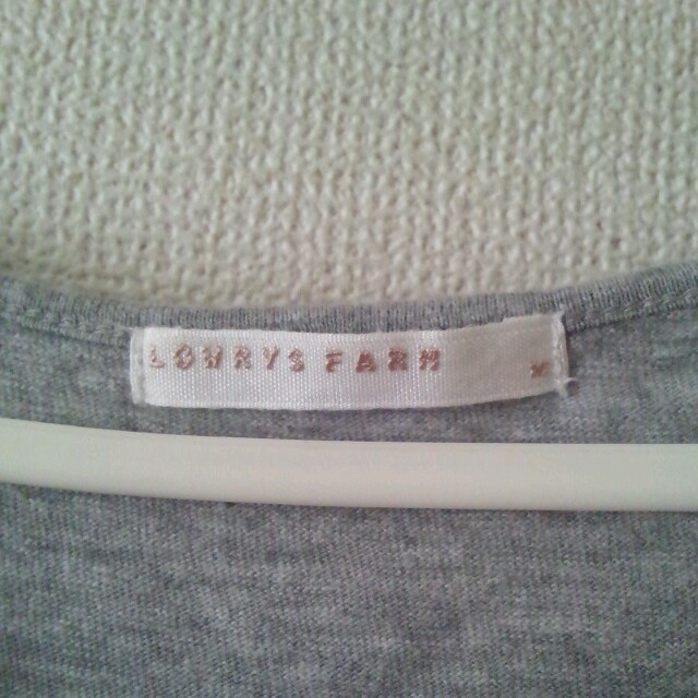 LOWRYS FARM(ローリーズファーム)のLOWRYS FARM Tシャツ グレー レディースのトップス(シャツ/ブラウス(半袖/袖なし))の商品写真