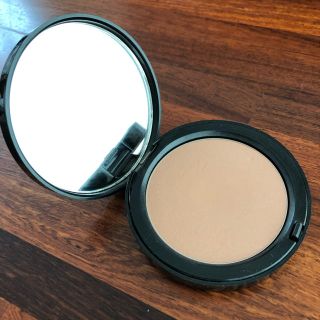 ボビイブラウン(BOBBI BROWN)のボビィブラウン ブロンジングパウダー (フェイスパウダー)