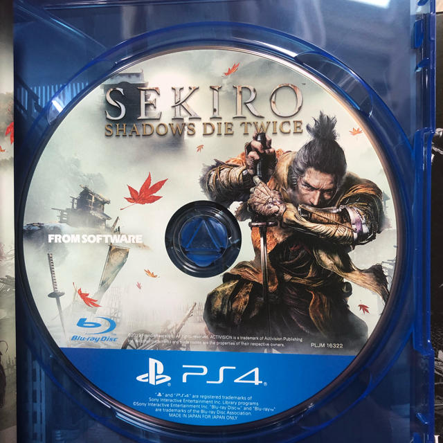 PlayStation4(プレイステーション4)のSEKIRO せきろ エンタメ/ホビーのゲームソフト/ゲーム機本体(家庭用ゲームソフト)の商品写真