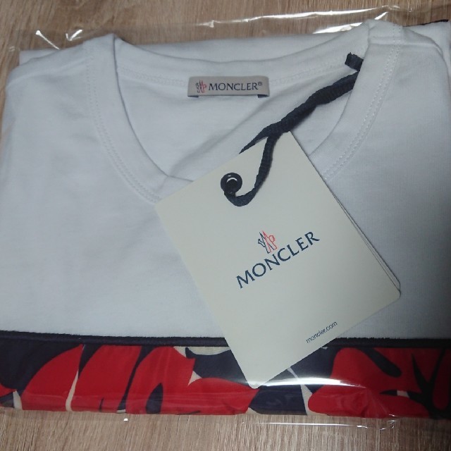 MONCLER(モンクレール)のMONCLER モンクレール Tシャツ 新作 入手困難品 Sサイズ メンズのトップス(Tシャツ/カットソー(半袖/袖なし))の商品写真