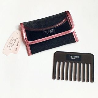 ヴィクトリアズシークレット(Victoria's Secret)の【新品】VS トラベルブラシ(ヘアブラシ/クシ)