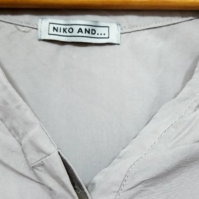 niko and...(ニコアンド)の《NIKO AND...》ブラウス レディースのトップス(シャツ/ブラウス(長袖/七分))の商品写真