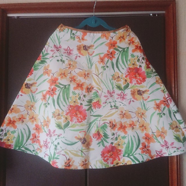 【新品タグ付】組曲 KUMIKYOKU 花柄スカート サイズ２