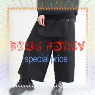 ファンキーフルーツ(FUNKY FRUIT)の本日(5/28)20時まで【DrugHoney】ビッグフラップ★ワイドパンツ(ワークパンツ/カーゴパンツ)