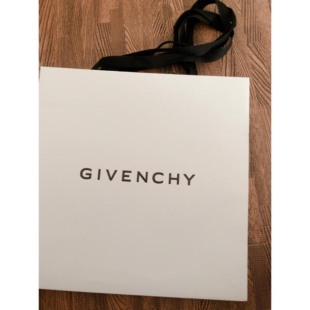 GIVENCHY(ジバンシィ)のGIVENCHY 紙袋  レディースのバッグ(ショップ袋)の商品写真