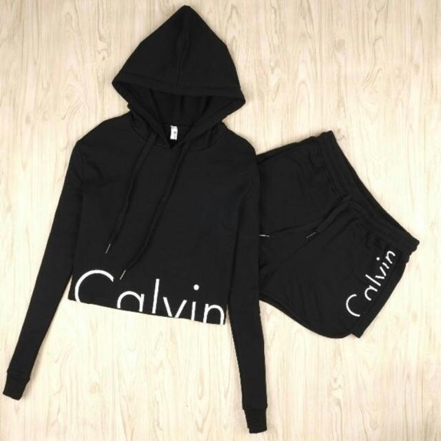 Calvin Kleinパーカー付きセットアップ