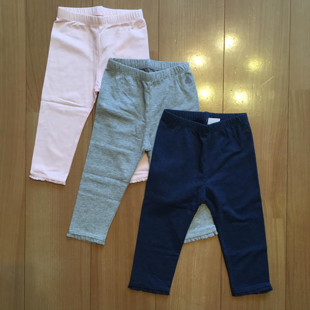 babyGAP(ベビーギャップ)の今季新品未使用★baby gapレギンス3枚セット80 キッズ/ベビー/マタニティのベビー服(~85cm)(パンツ)の商品写真