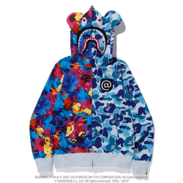 A BATHING APE(アベイシングエイプ)の2XL！【 BAPE×mika ninagawa 】BE@R シャークパーカー青 メンズのトップス(パーカー)の商品写真