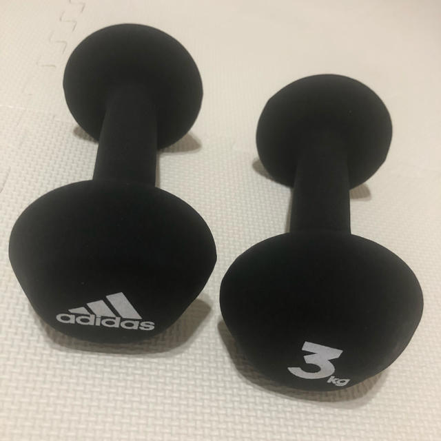adidas(アディダス)のアディダス ネオプレン ダンベル3キロ  スポーツ/アウトドアのトレーニング/エクササイズ(トレーニング用品)の商品写真